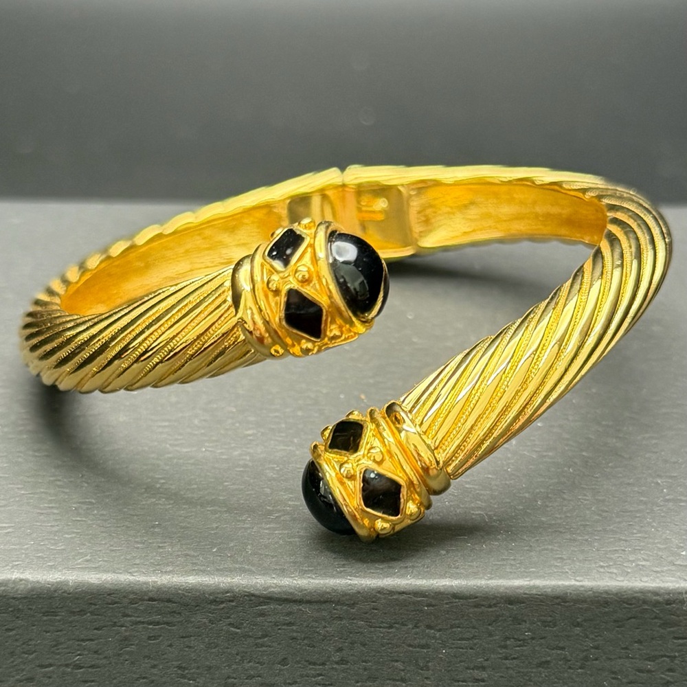 Vintage Joan Rivers 1990’s Hinged Bypass Gold Bracelet with Changeable Tips. - Picture 15 of 15